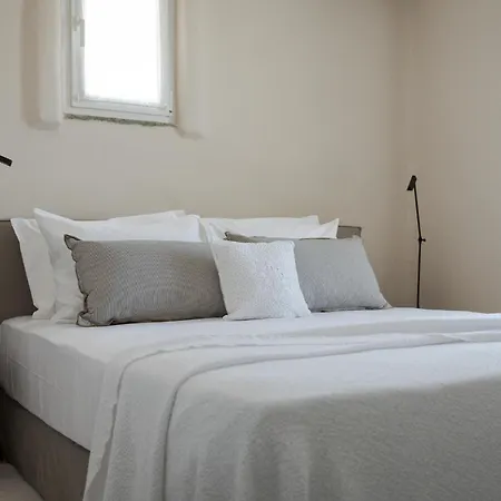 Morfes Luxury Apartment