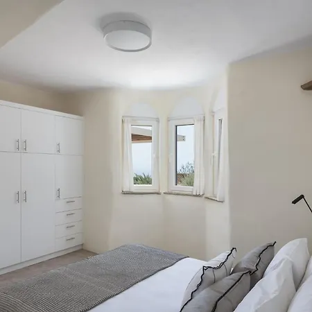 Morfes Luxury Apartment Triandáros