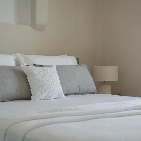 Апартаменты Morfes Luxury Triandaros (Tinos)