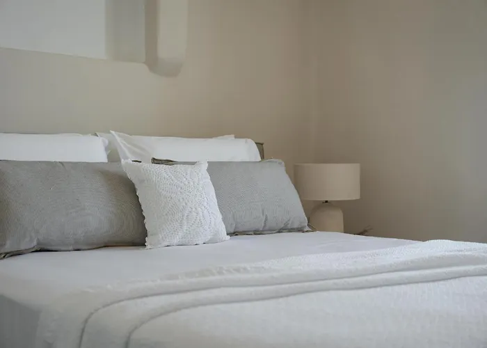 Апартаменты Morfes Luxury Triandaros (Tinos)